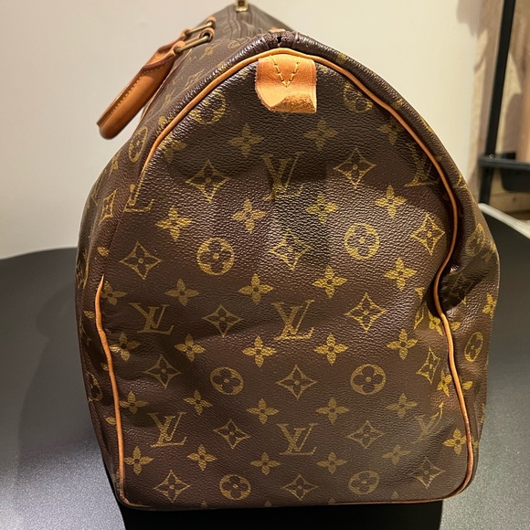 ⭐️ New Year Sale!!! ⭐️Authentic Louis Vuitton Keepall Duffle Bag-Unisex, w/COA - Picture 6 of 9